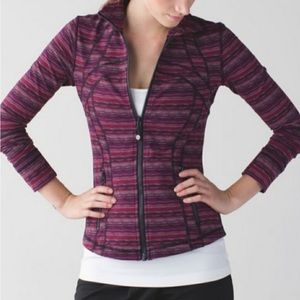 Lululemon space dye full zip top
define jacket. Size 4.